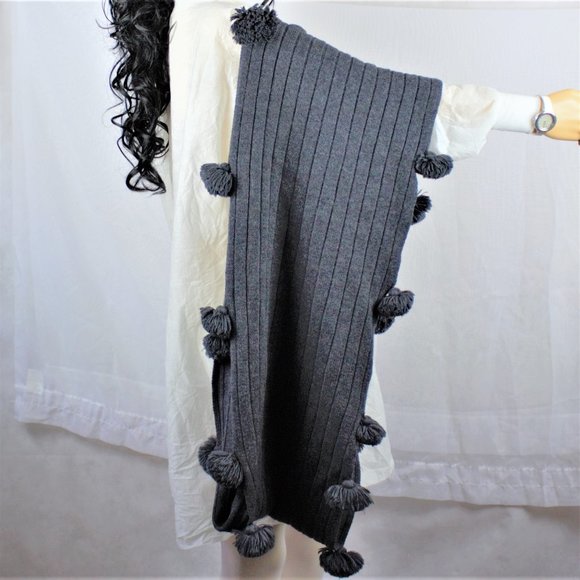 Banana Republic, New Infinity Merino Wool Scarf - Picture 12 of 14